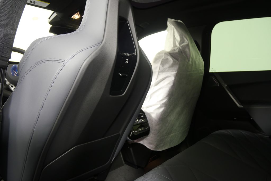 Thumbnail: 2026 BMW iX - 18