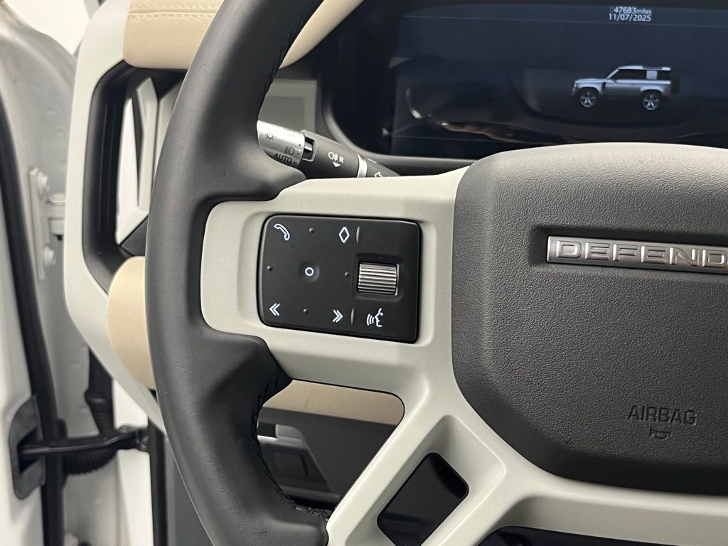 Thumbnail: 2022 Land Rover Defender - 12