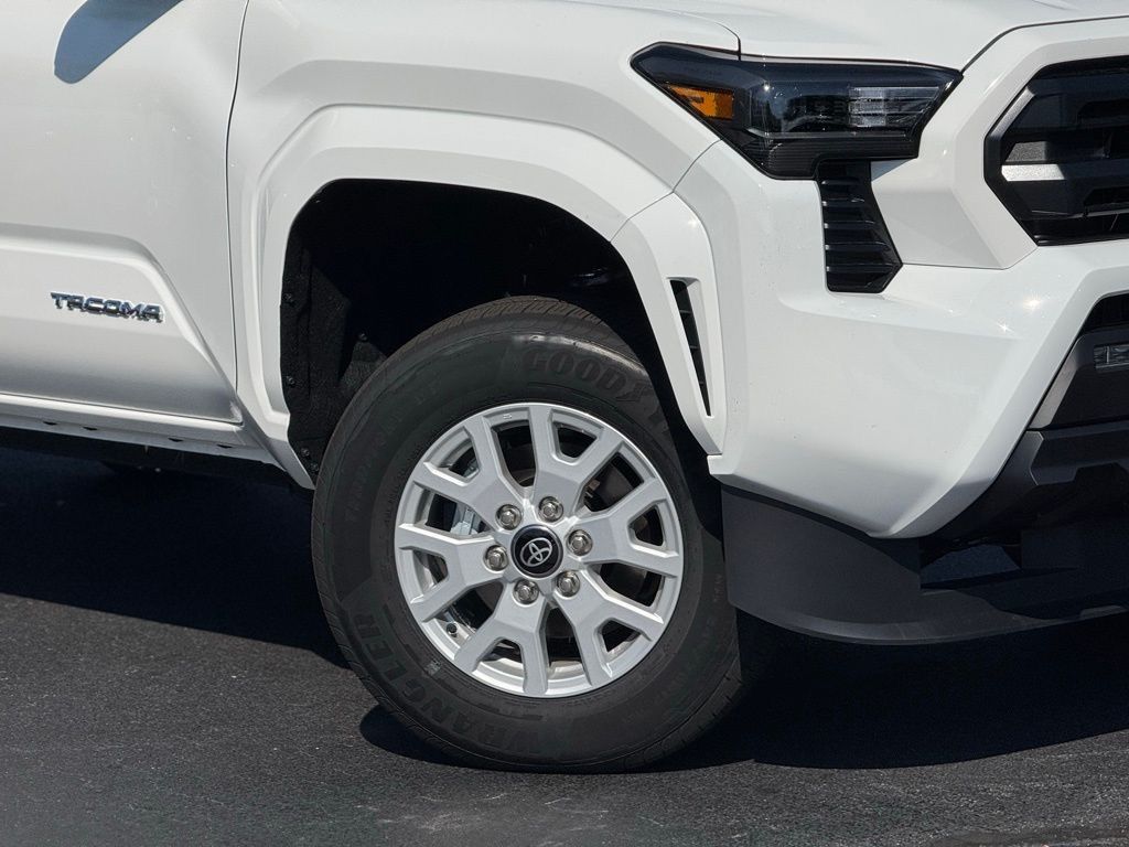 2025 Toyota Tacoma SR5 Double Cab photo 4