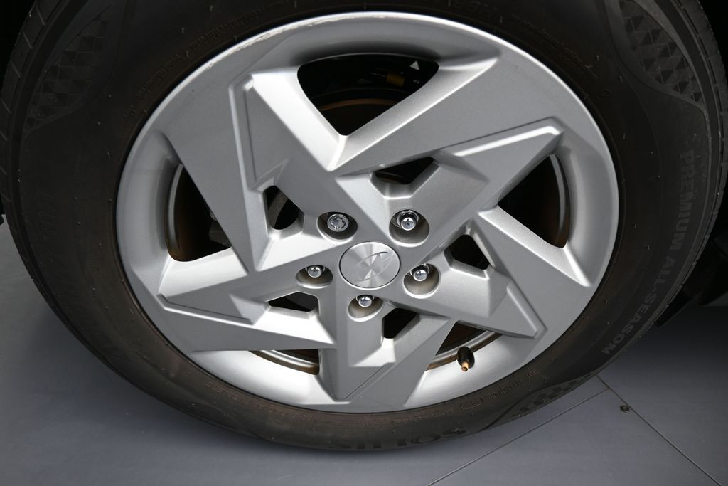 Used 2024 Ecotronic Gray Pearl Hyundai SE image 43