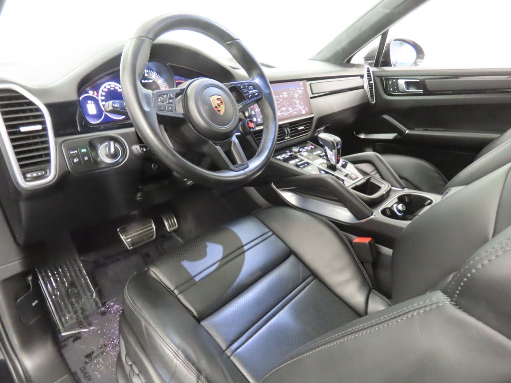 Thumbnail: 2022 Porsche  - 4