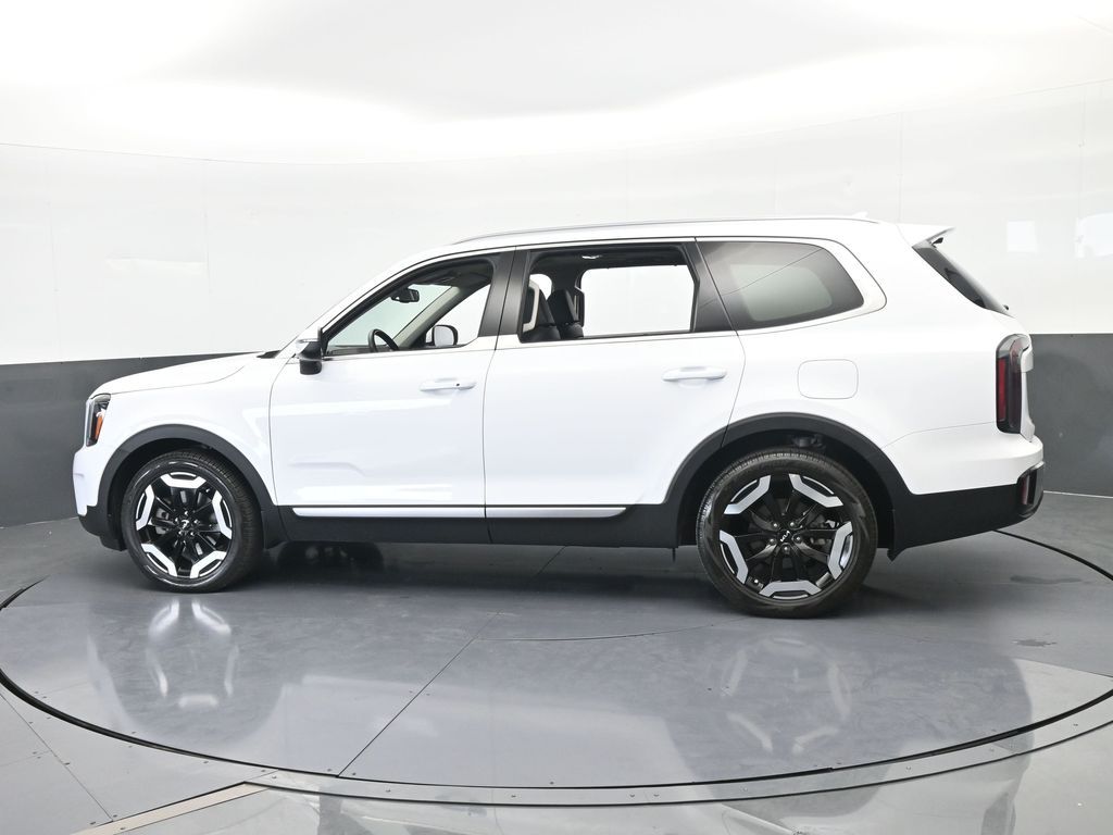 Used 2023 Glacial White Pearl Kia EX image 3