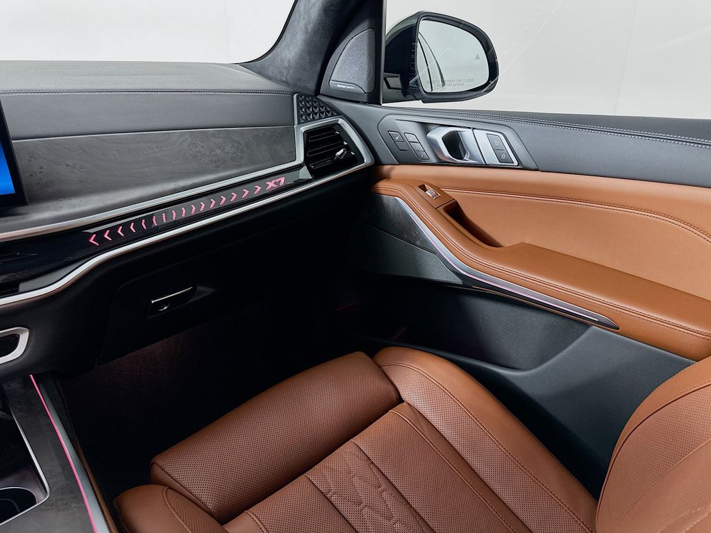 Thumbnail: 2025 BMW X7 - 24