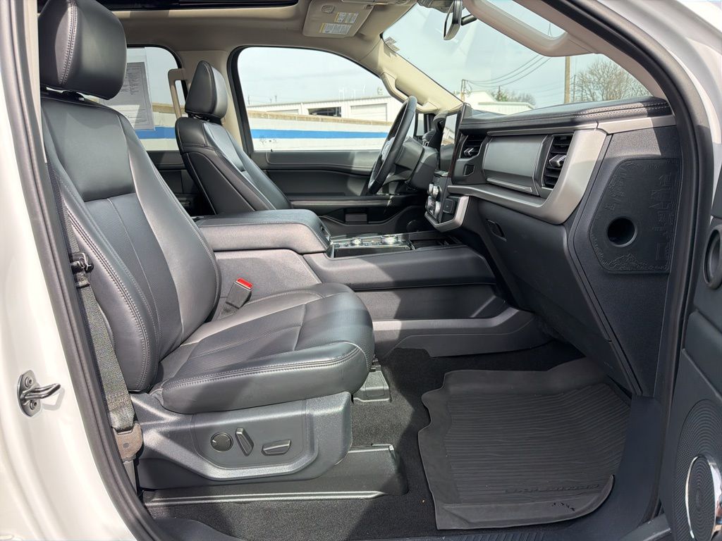 Thumbnail: 2024 Ford Expedition MAX - 26