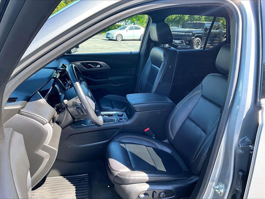 2023 Chevrolet Traverse — photo 10