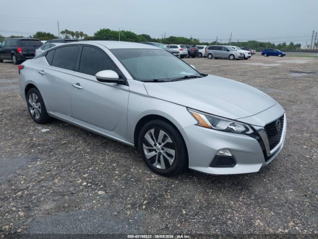 Brilliant Silver Metallic 2021 Nissan Altima 2.5 S FWD Sedan Front-Wheel Drive Continuously Variable Transmission