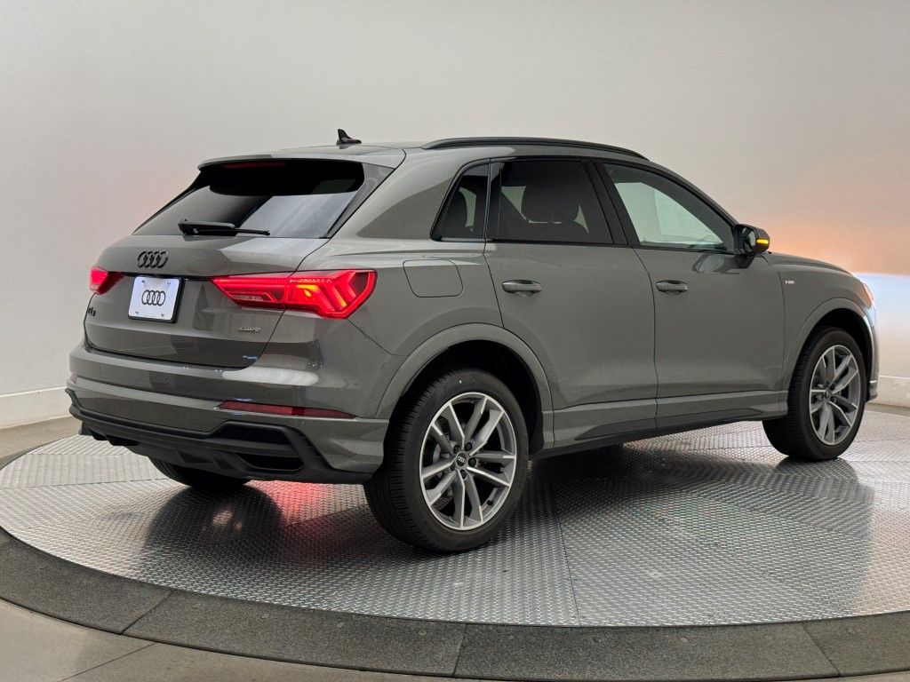 Thumbnail: 2025 Audi Q3 - 12