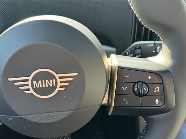 Thumbnail: 2026 MINI Cooper - 17