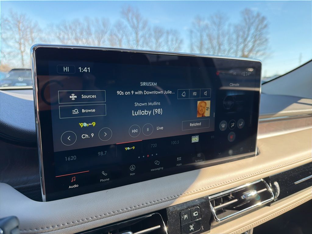 Thumbnail: 2023 Lincoln Nautilus - 29