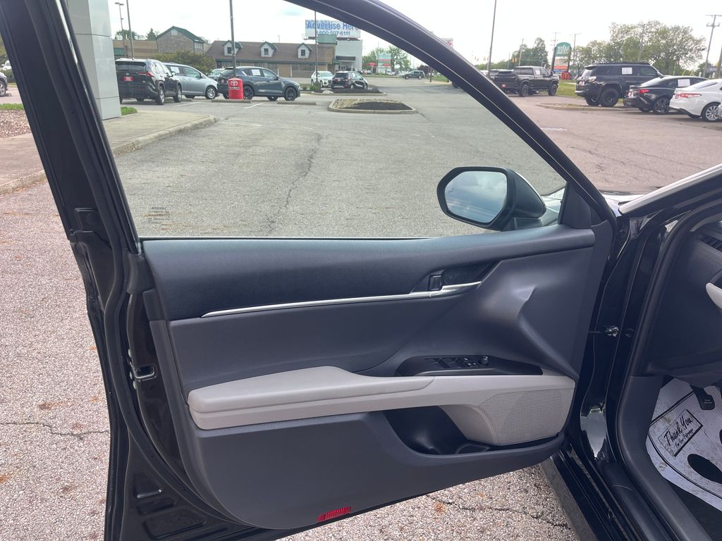 2023 Toyota Camry LE photo