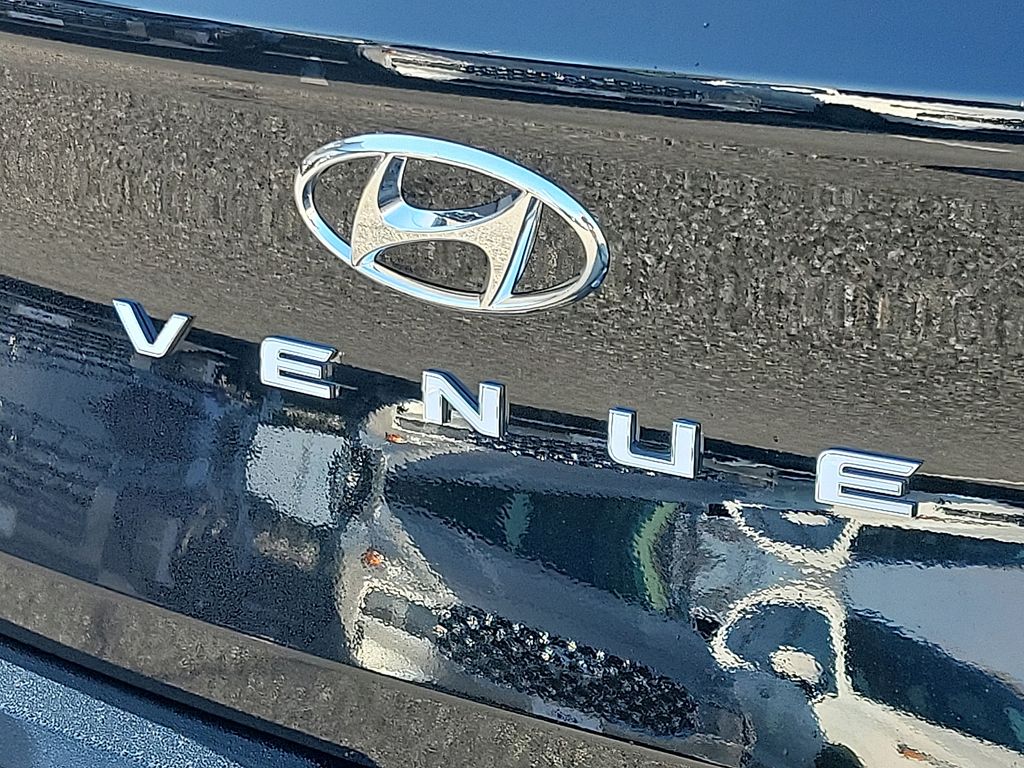 Thumbnail: 2025 Hyundai Venue - 5
