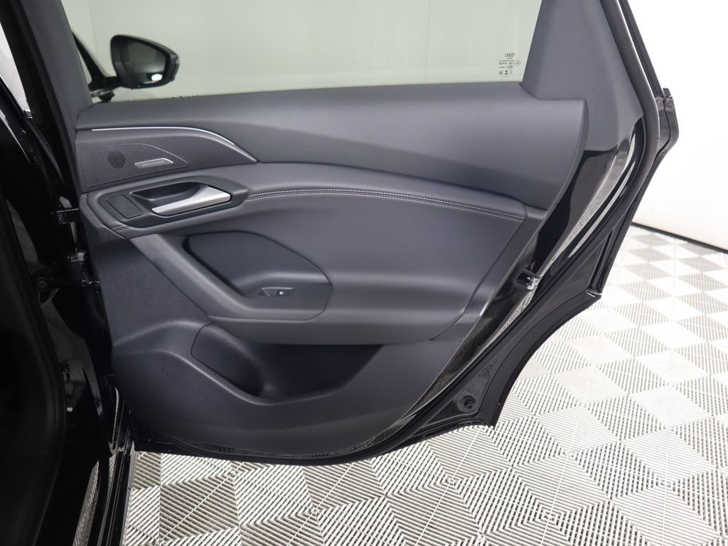 Thumbnail: 2025 Audi e-tron - 29