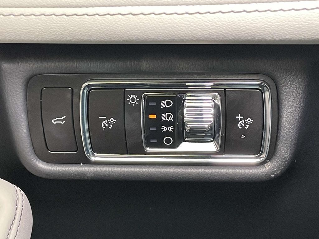 2026 Lincoln Aviator Reserve White at Phil Fitts Ford