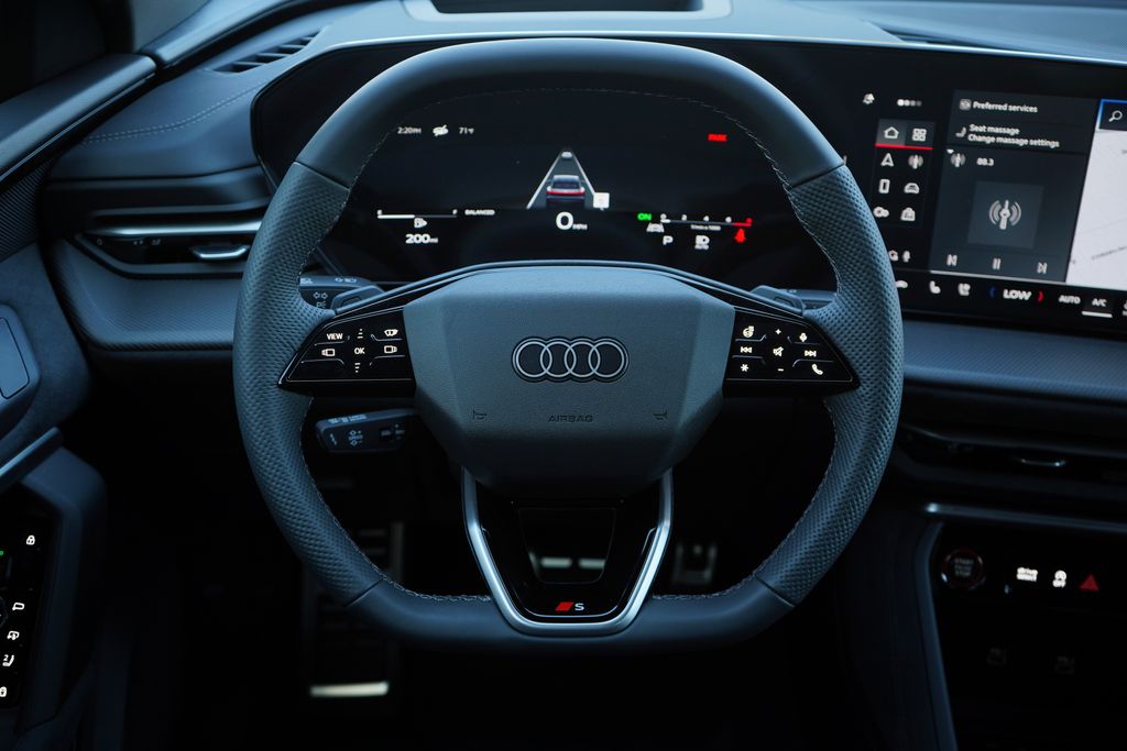 Thumbnail: 2025 Audi SQ5 - 9