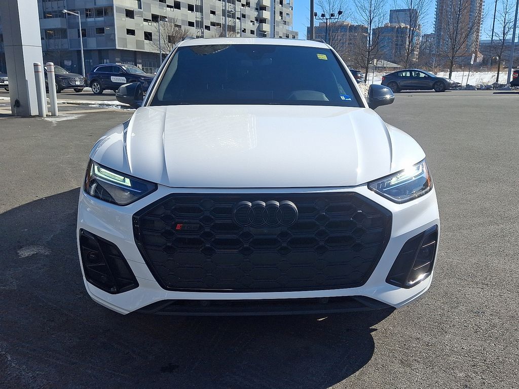 Thumbnail: 2023 Audi SQ5 - 2