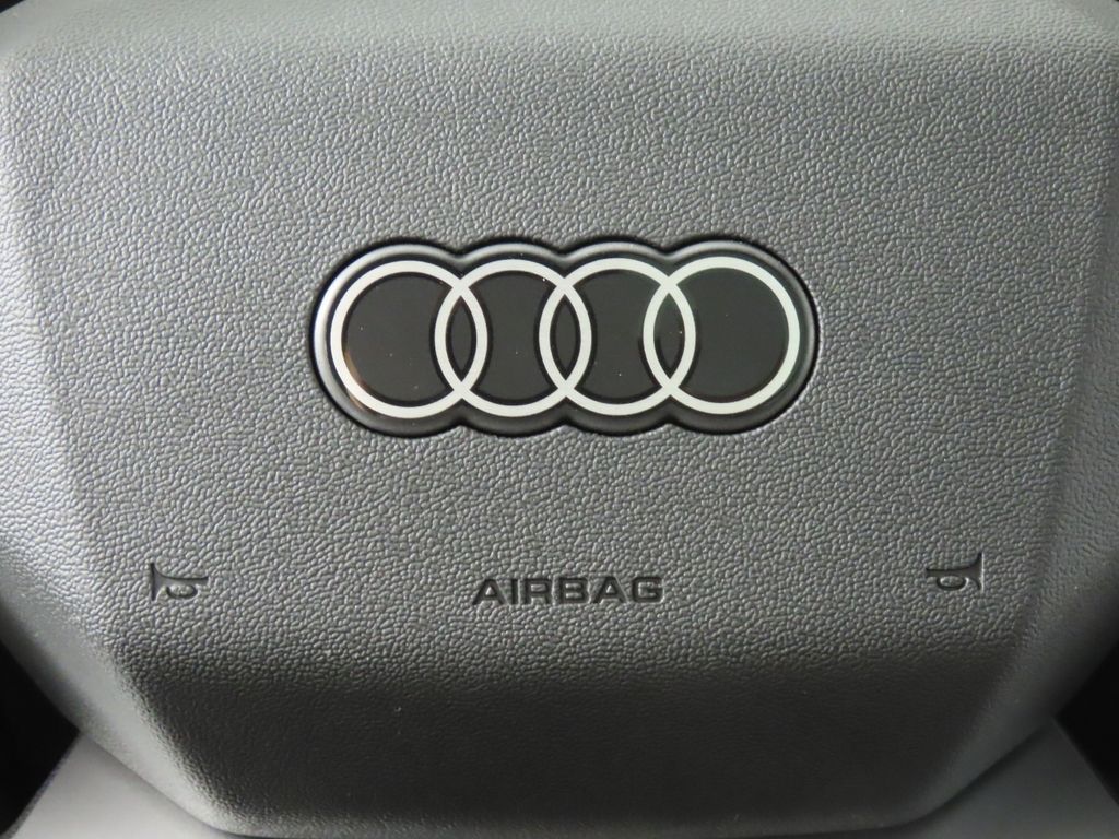 Thumbnail: 2025 Audi Q5 - 16