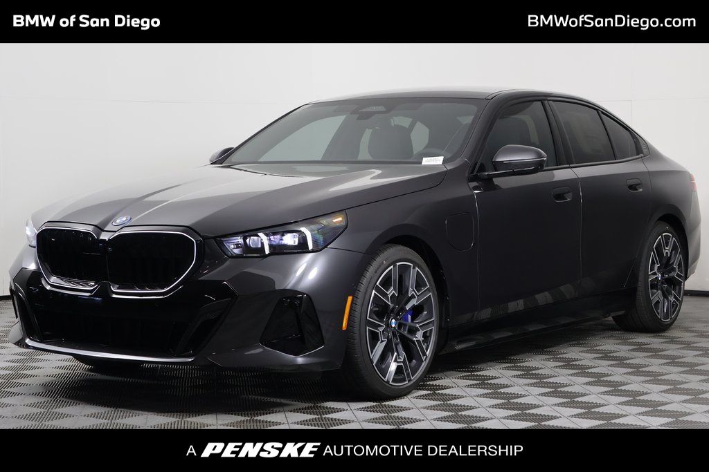 Thumbnail: 2027 BMW 5 Series - 1