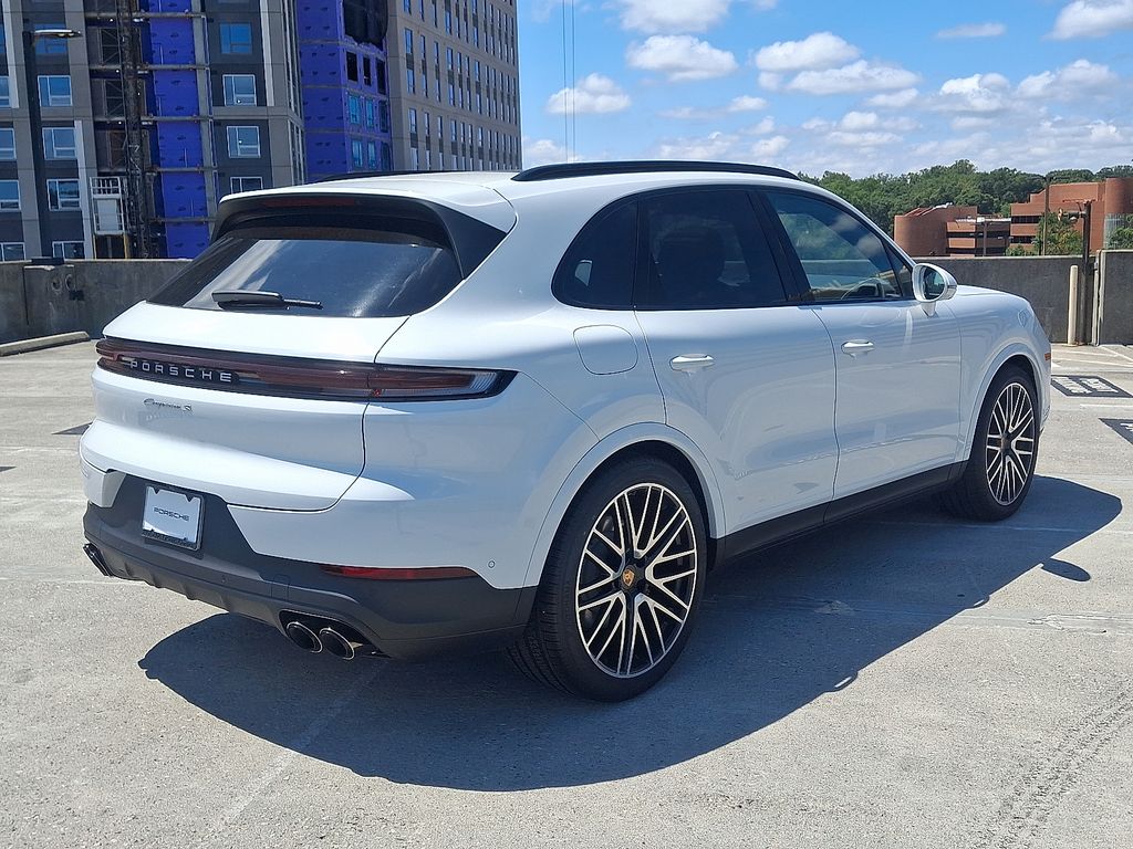 Thumbnail: 2025 Porsche Cayenne - 8