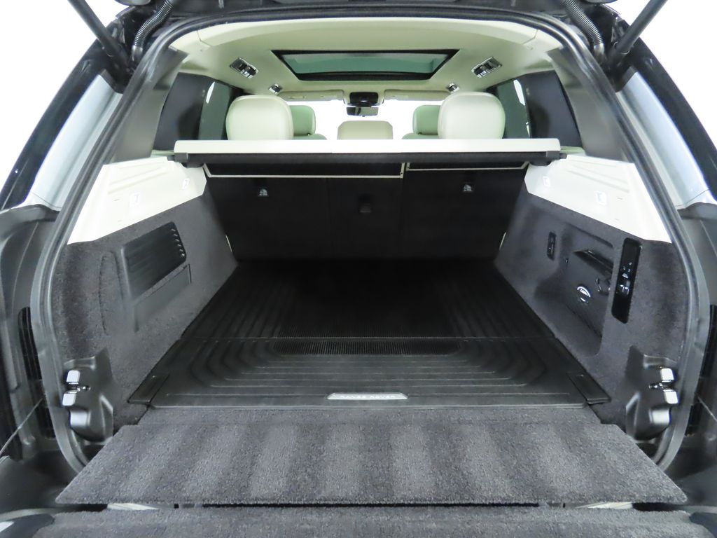 2023 Land Rover Range Rover SE 29