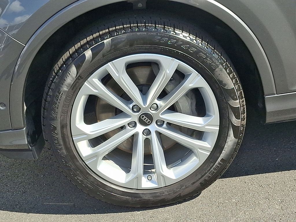 Thumbnail: 2025 Audi Q7 - 8