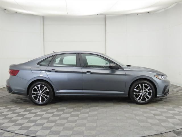 Thumbnail: 2026 Volkswagen Jetta - 4