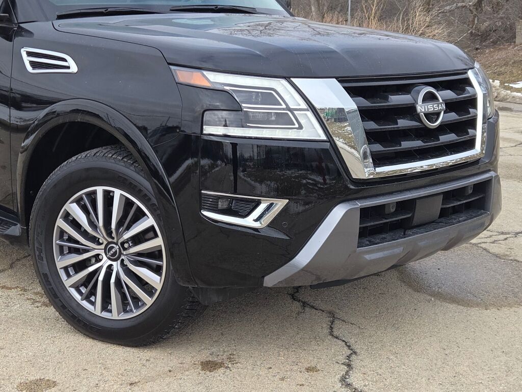 View vehicle photo 2