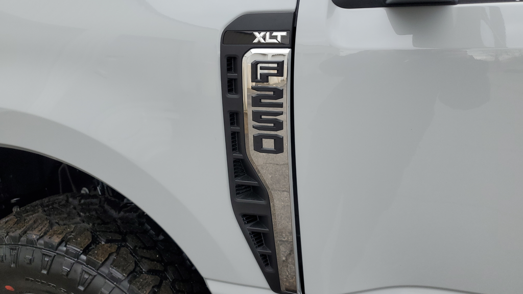 New 2026 White Ford XLT image 14
