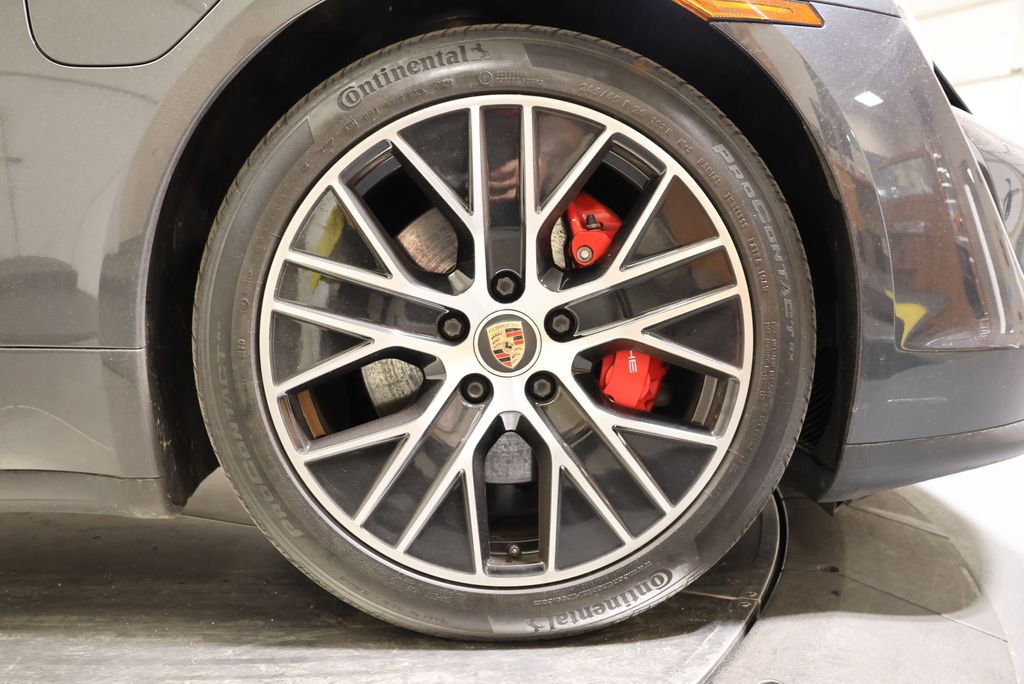 Thumbnail: 2021 Porsche Taycan - 12