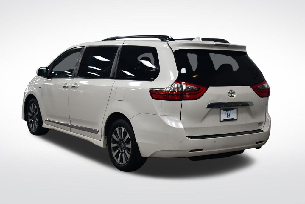Thumbnail: 2020 Toyota Sienna - 5