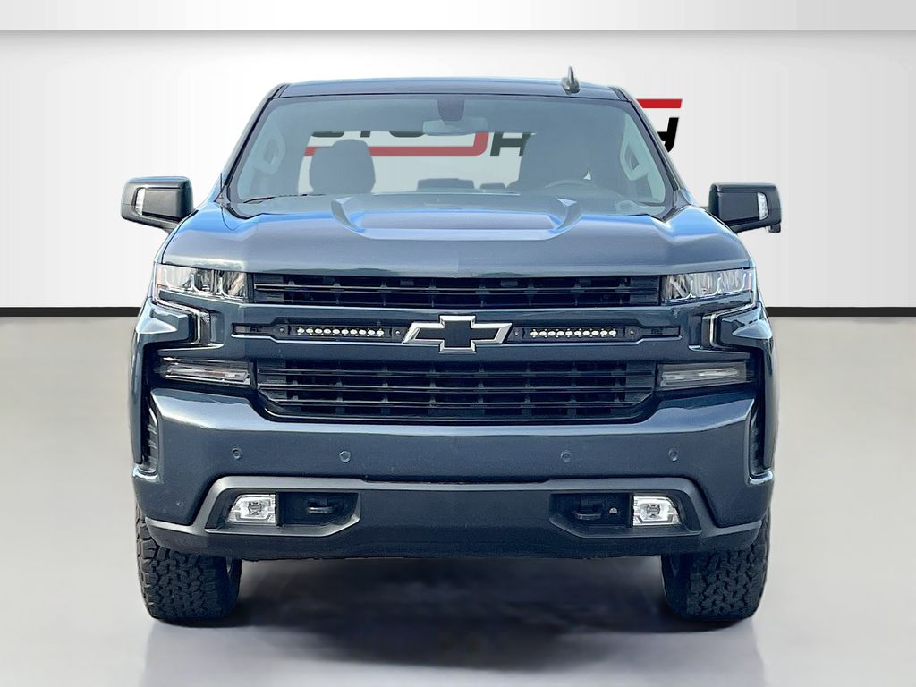 Used 2019 Gray Chevrolet RST image 2