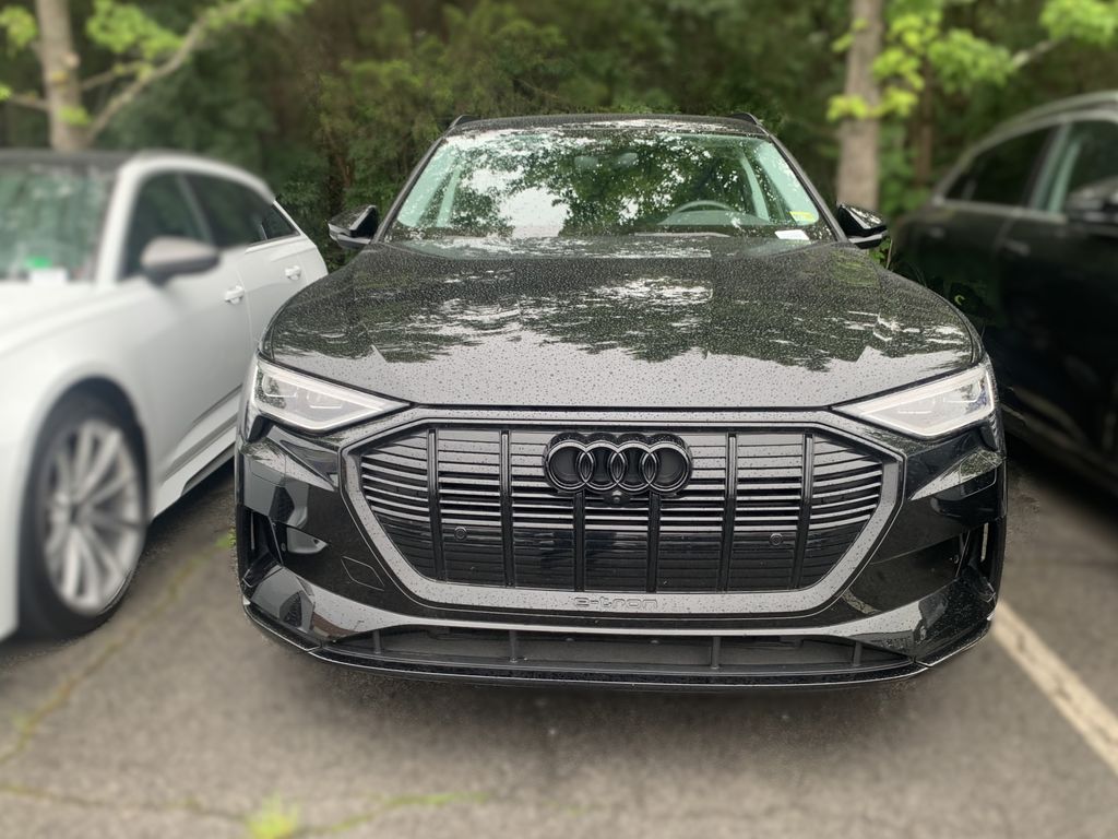 Thumbnail: 2023 Audi e-tron - 2