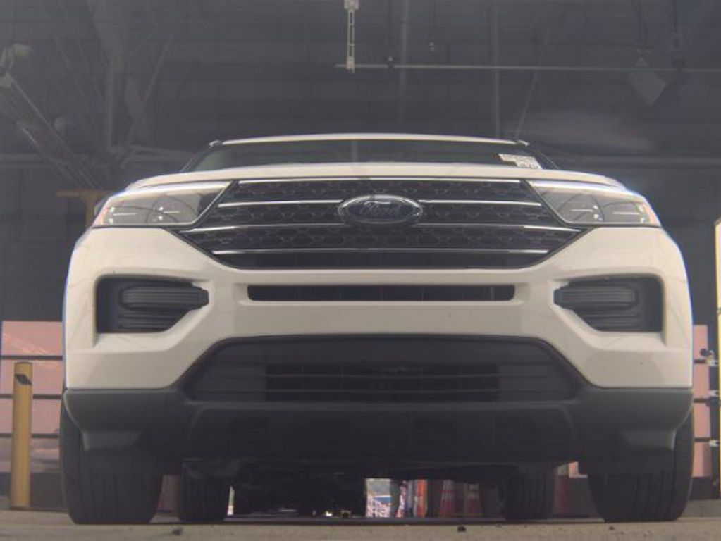 Used 2023 White Ford XLT image 4