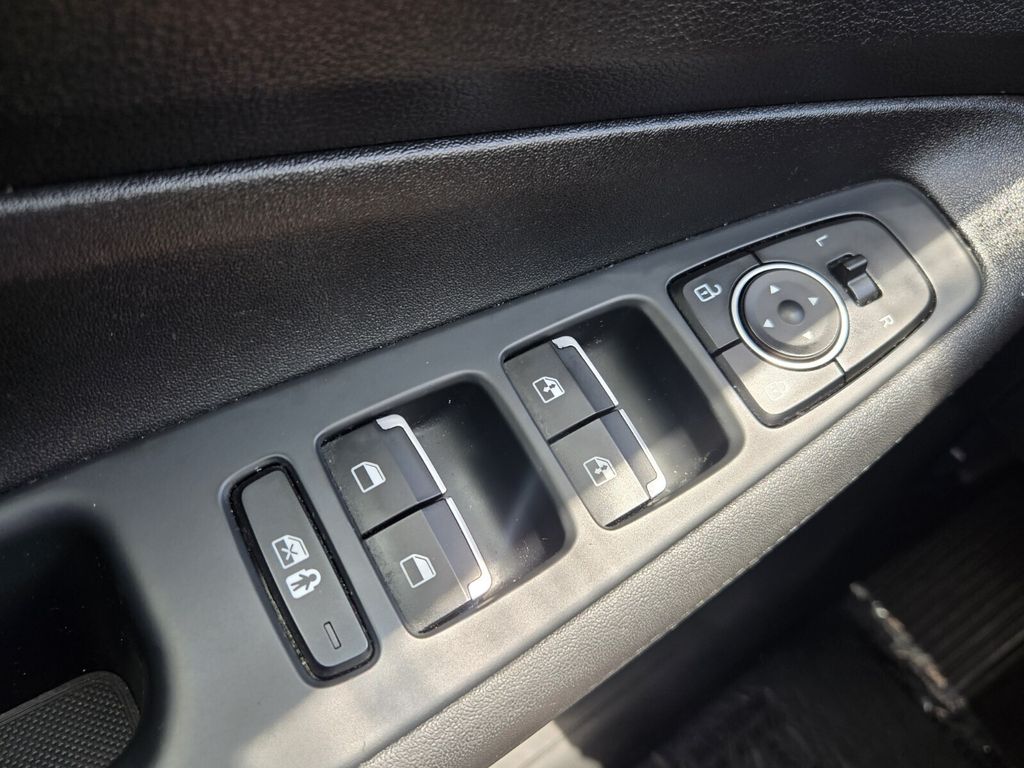 2023 Hyundai Santa Fe - $23,599
