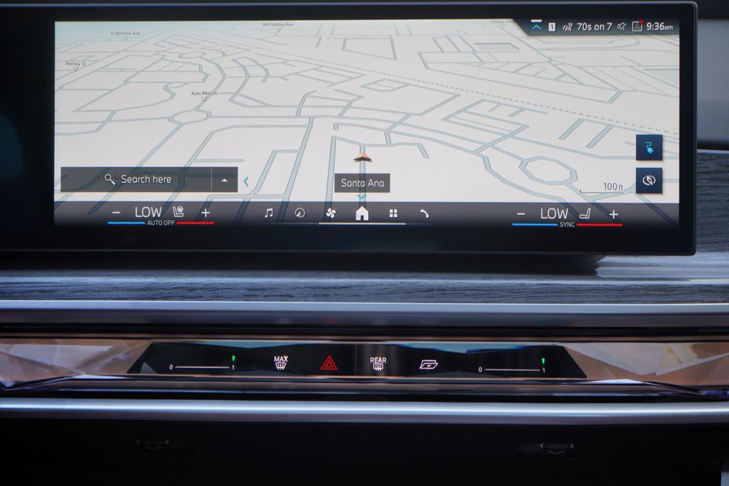 2025 BMW i7 xDrive60 15