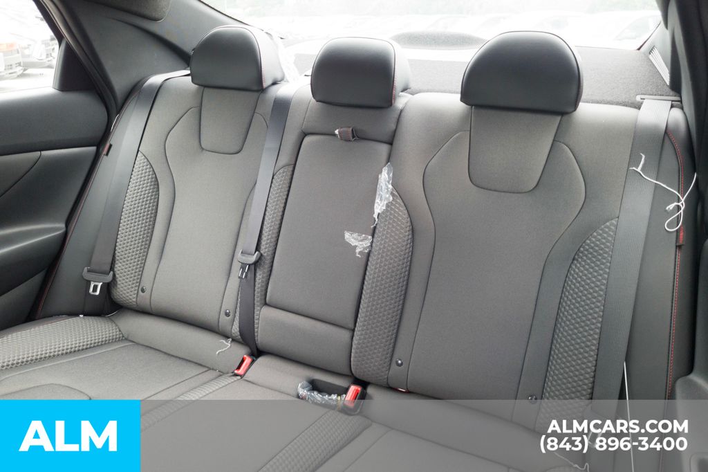 2025 Hyundai Elantra N Line - Photo 16