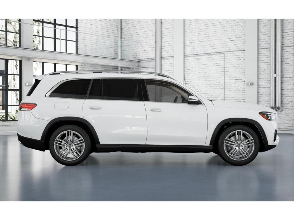 2025 Mercedes Benz GLS 450 4MATIC photo 2