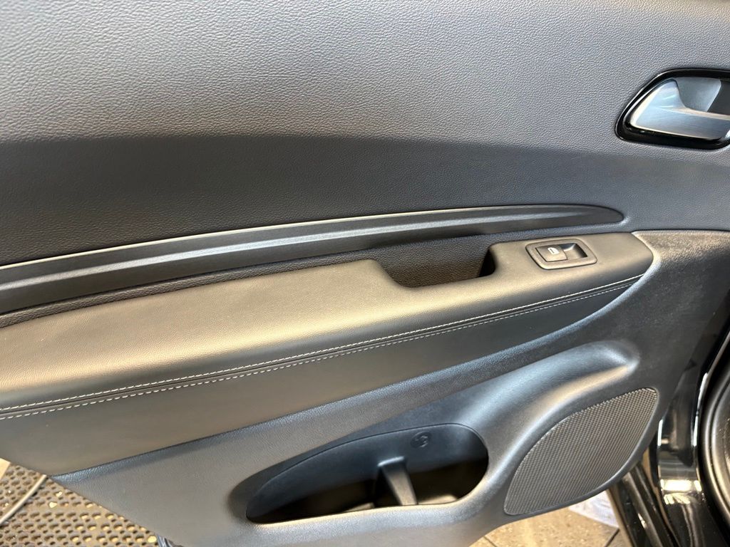 Thumbnail: 2022 Dodge Durango - 18