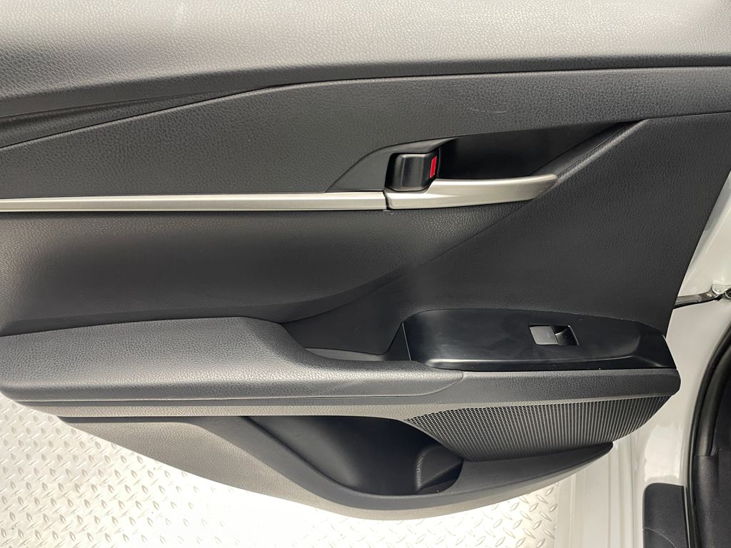 Thumbnail: 2025 Toyota Camry - 32