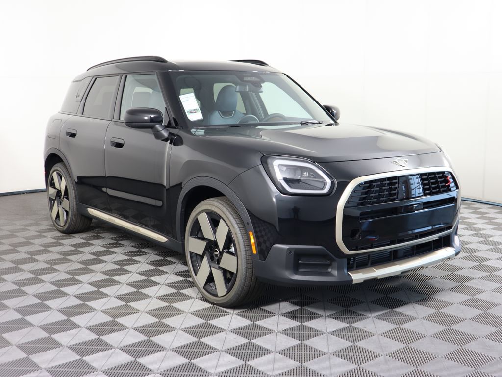 2025 MINI Cooper Countryman Iconic 3