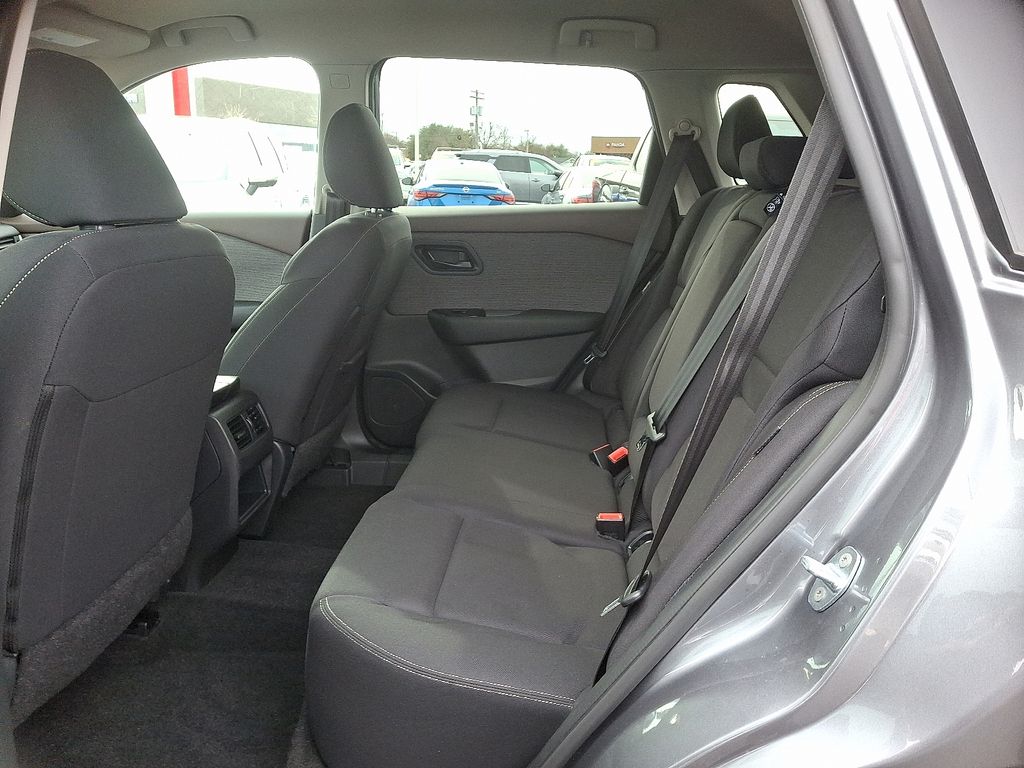 Thumbnail: 2023 Nissan Rogue - 10