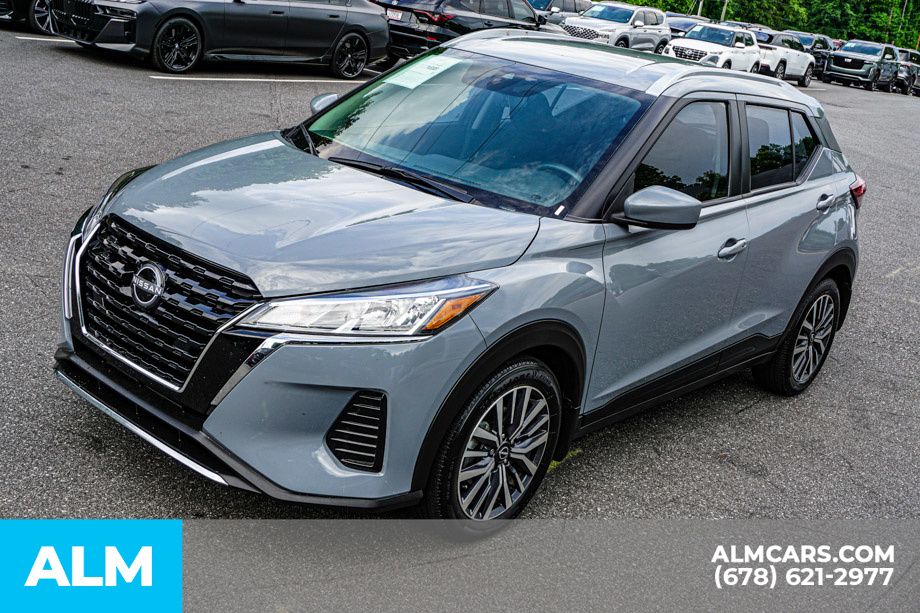 Used 2023 Gray Nissan SV image 15