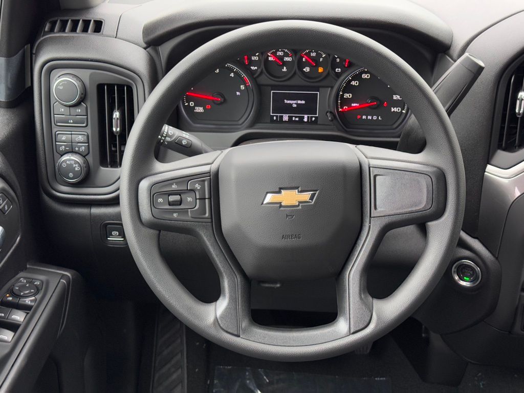 2025 Chevrolet Silverado 2500HD Custom 18