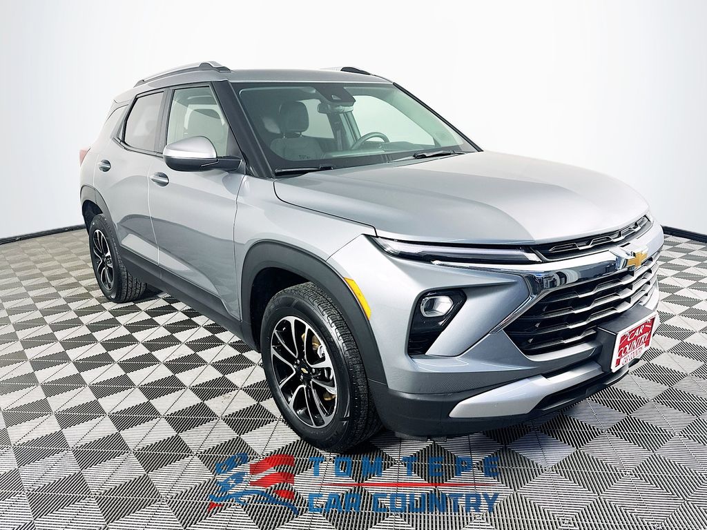 Sterling Gray Metallic 2025 Chevrolet Trailblazer SUV / Crossover Four-Wheel Drive 9-Speed Automatic