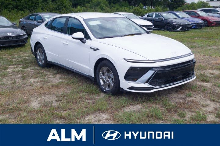 2025 Hyundai Sonata SE photo 3