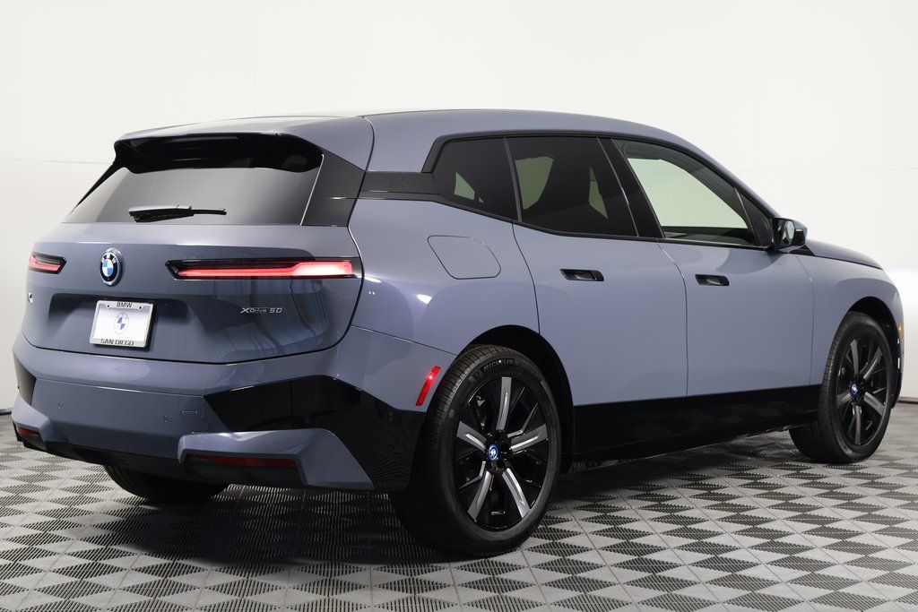 2025 BMW iX xDrive50 2