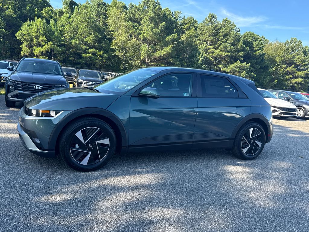 2025 Hyundai Ioniq 5 SE Standard Range photo 2