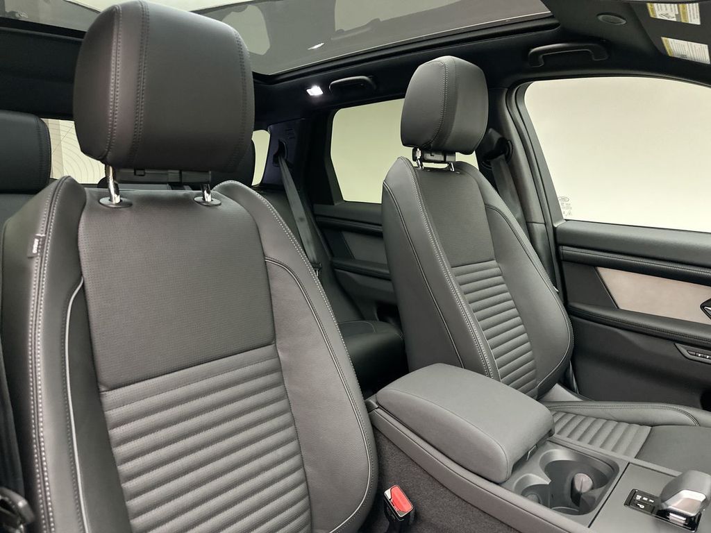 Thumbnail: 2026 Land Rover Discovery Sport - 14