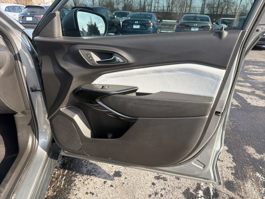 Thumbnail: 2024 Chevrolet Trax - 25