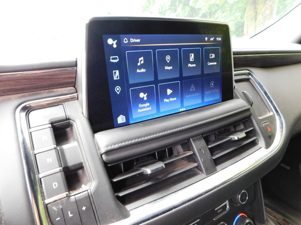 2022 Chevrolet Suburban LT 11