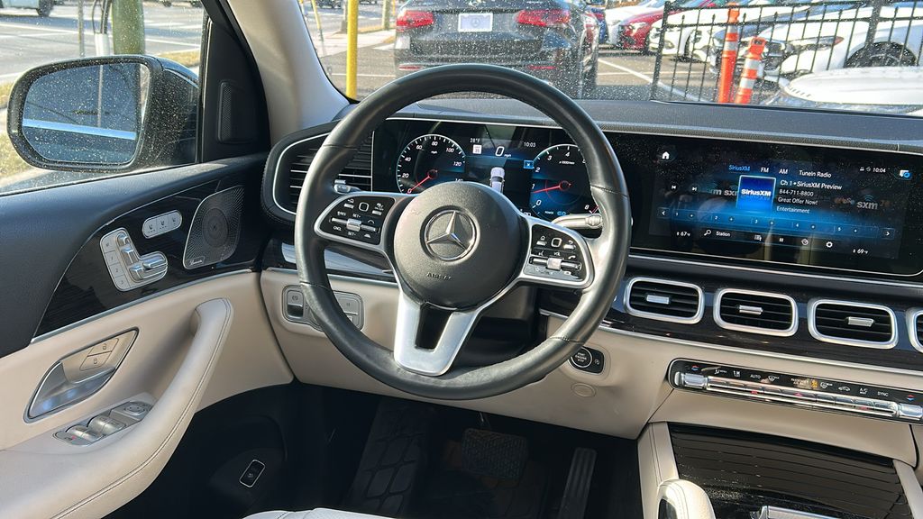 2022 Mercedes-Benz GLS 450 4MATIC 22